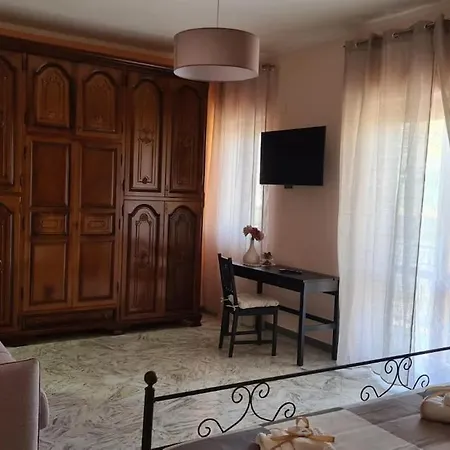 Pretty House *