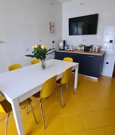 Pretty House *